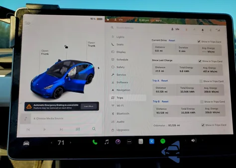 2021 Tesla Model Y z USA, uszkodzony, nr VIN 5YJYGDEF5MF209390
